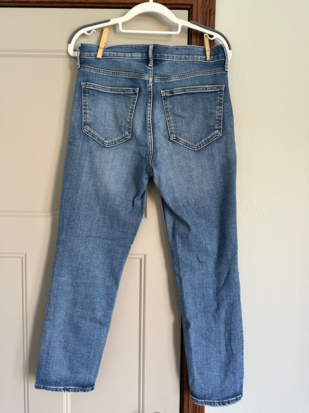 Gap Women’s Vintage Slim Mid Rise Straight-Leg Blue Jeans Crop Size 28 6 Regular - Picture 2 of 6